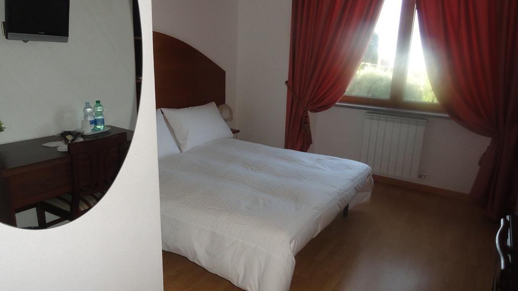 Bed And Breakfast La Corte Degli Ulivi Civitavecchia Phòng bức ảnh