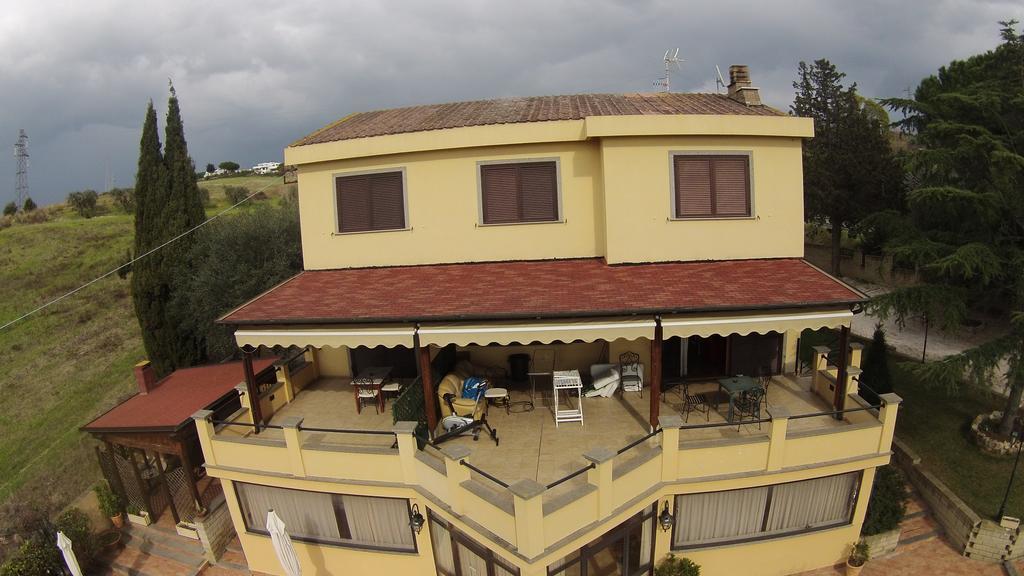 Bed And Breakfast La Corte Degli Ulivi Civitavecchia Ngoại thất bức ảnh
