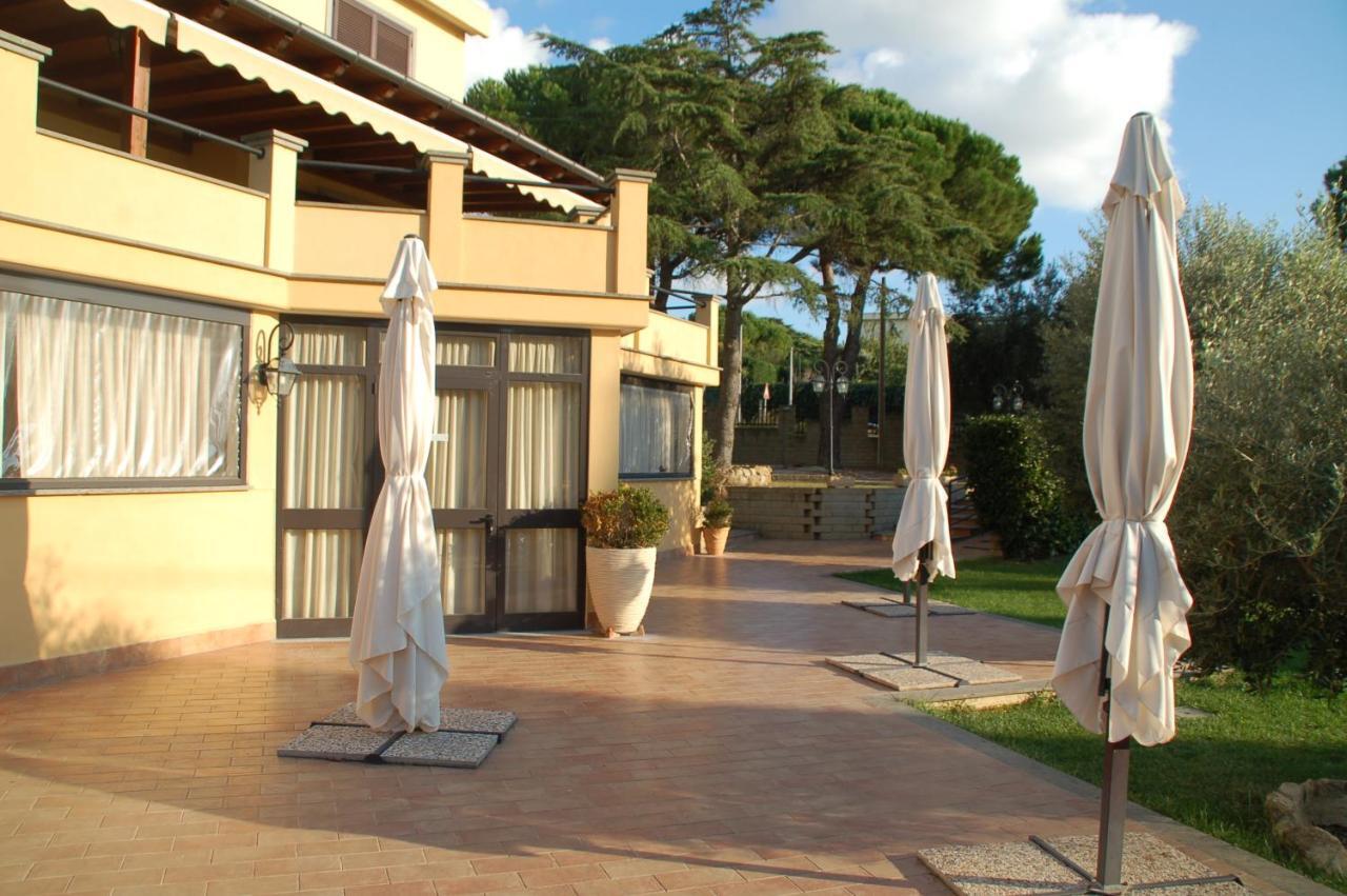 Bed And Breakfast La Corte Degli Ulivi Civitavecchia Ngoại thất bức ảnh