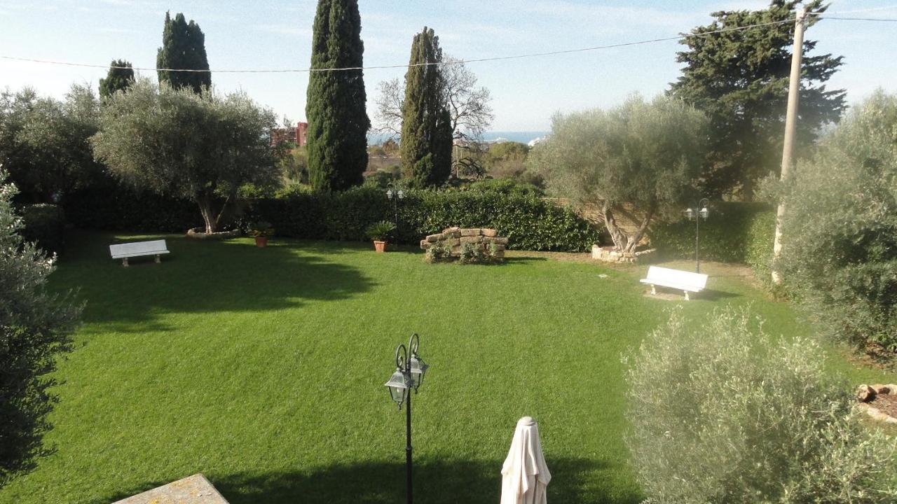 Bed And Breakfast La Corte Degli Ulivi Civitavecchia Ngoại thất bức ảnh