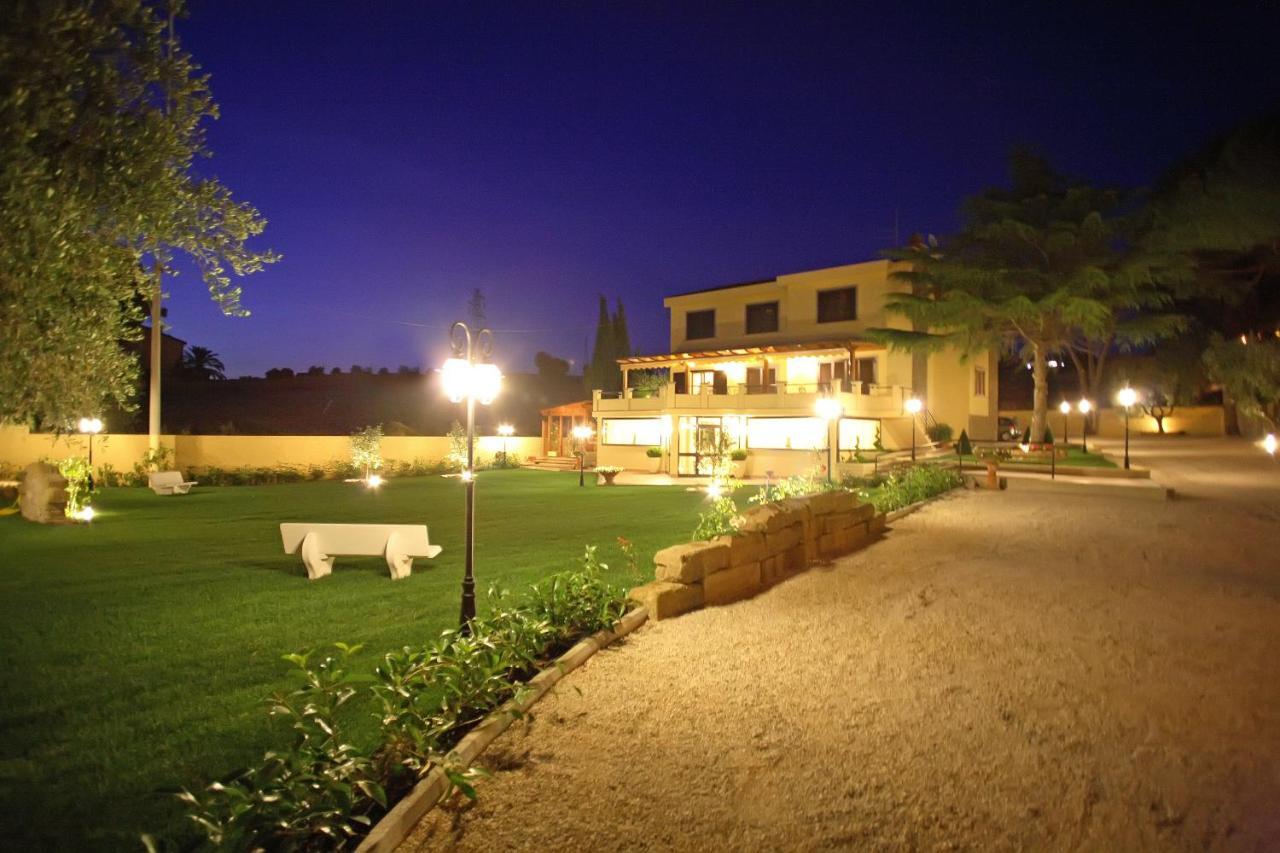 Bed And Breakfast La Corte Degli Ulivi Civitavecchia Ngoại thất bức ảnh
